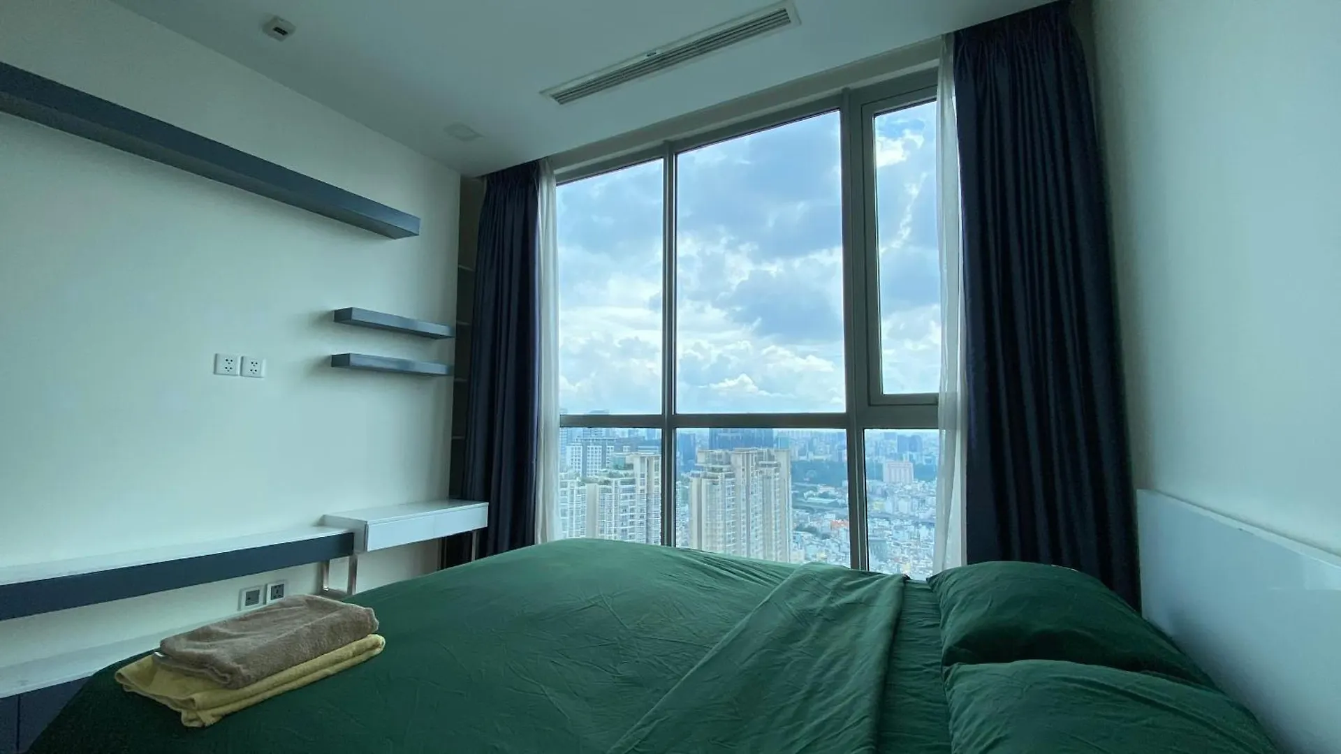 Central Apartments - Vinhomes Central Park, Landmark 81 Area & Ice Skating Rink Hô Chi Minh-Ville Vietnam